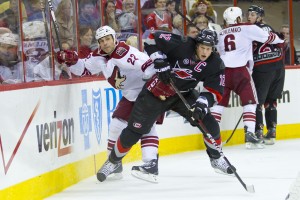 Phoenix Coyote Daymond Langkow, Carolina Hurricane Eric Staal -