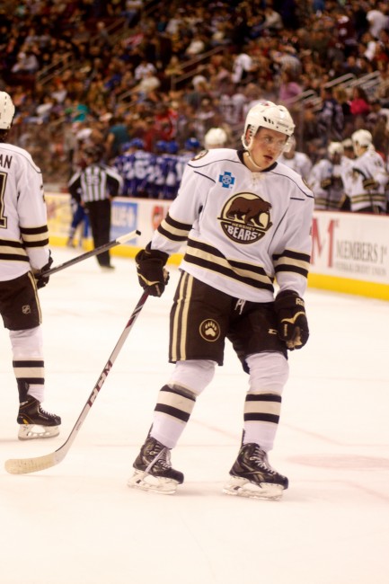 Nate Schmidt Hershey Bears vs Syracuse Crunch 27 Dec 2013 (The Hockey Writers/Annie Erling Gofus)