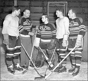 Gadsby in his rookie season with Chicago. Charlie Conacher is the coach. (HHOF)