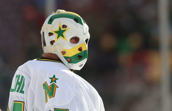 Gilles Meloche #27 of the Minnesota North Stars