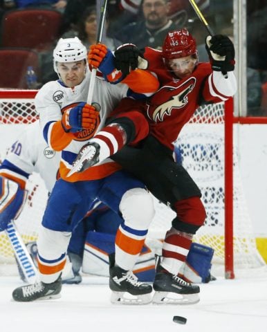 New York Islanders Adam Pelech Arizona Coyotes Josh Archibald
