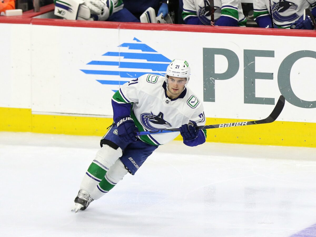 Nils Hoglander, Vancouver Canucks