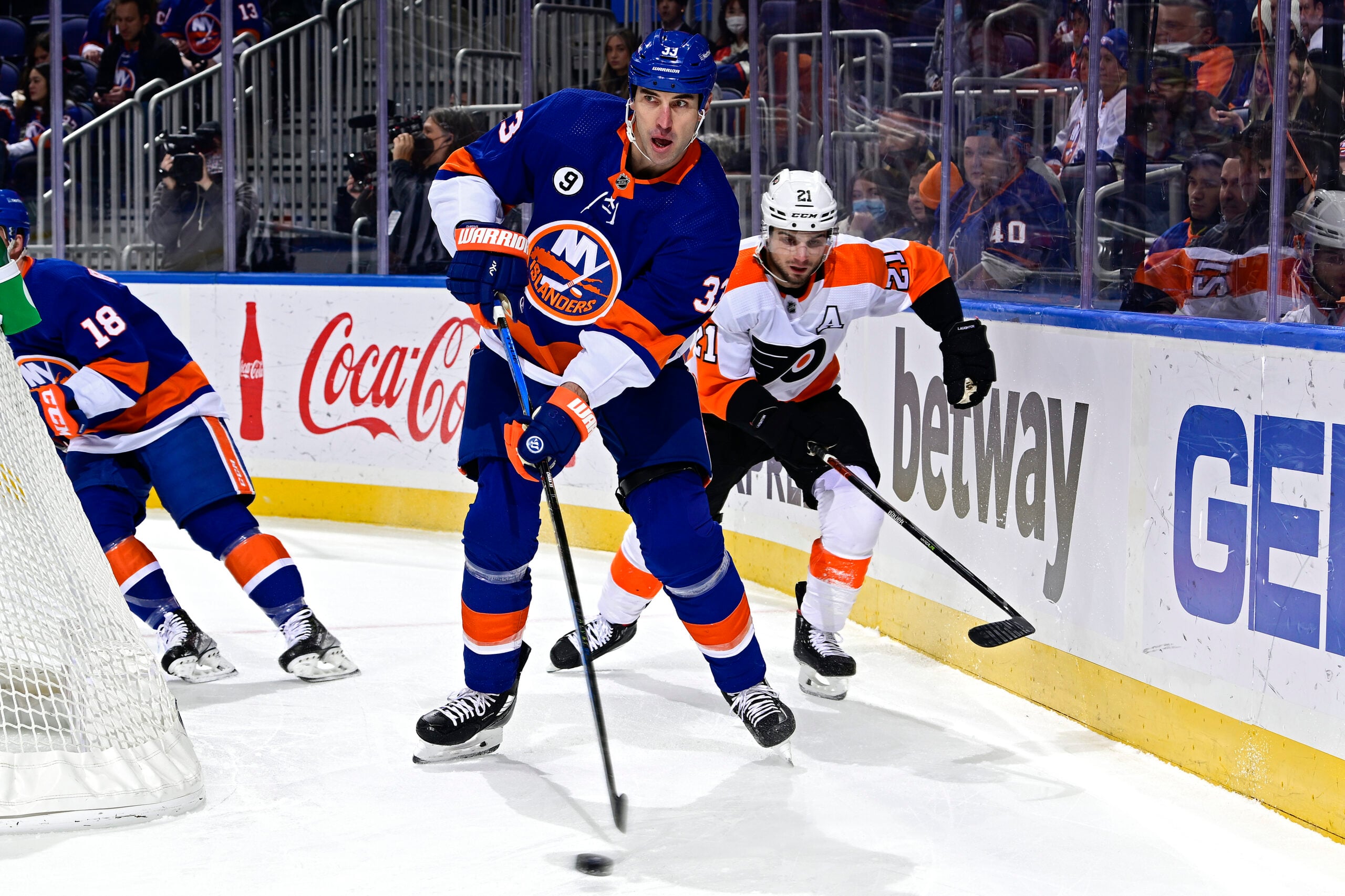 Zdeno Chara – 7 Cool Things About the Big Guy