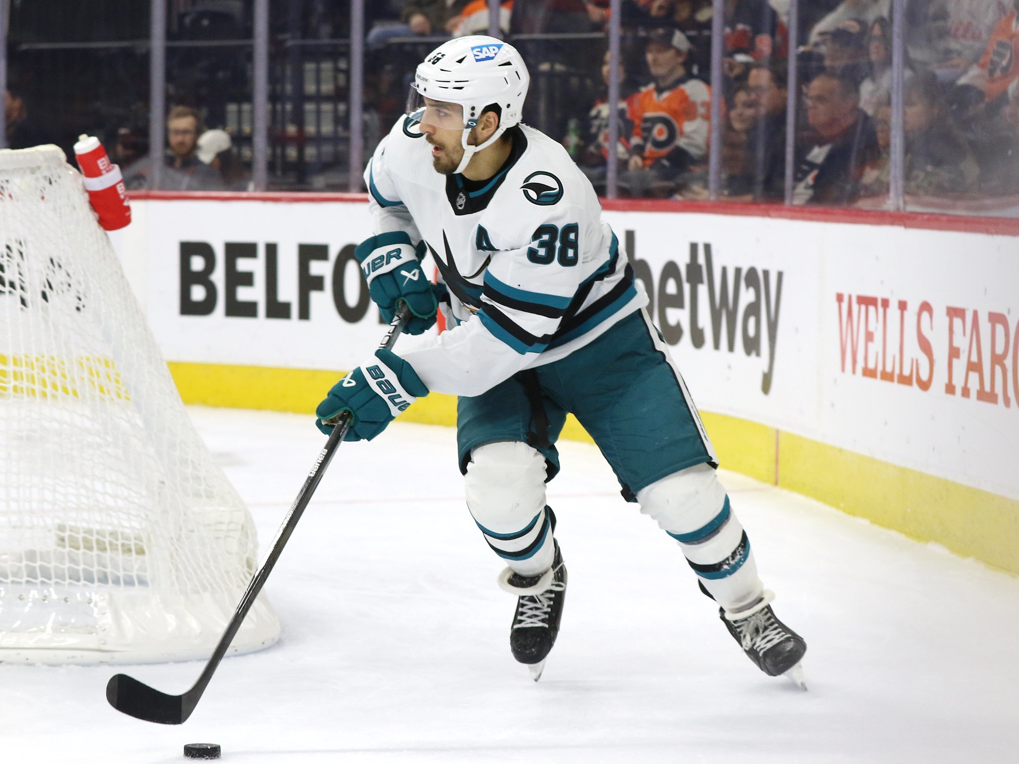 Chicago Blackhawks Need to Sign Mario Ferraro