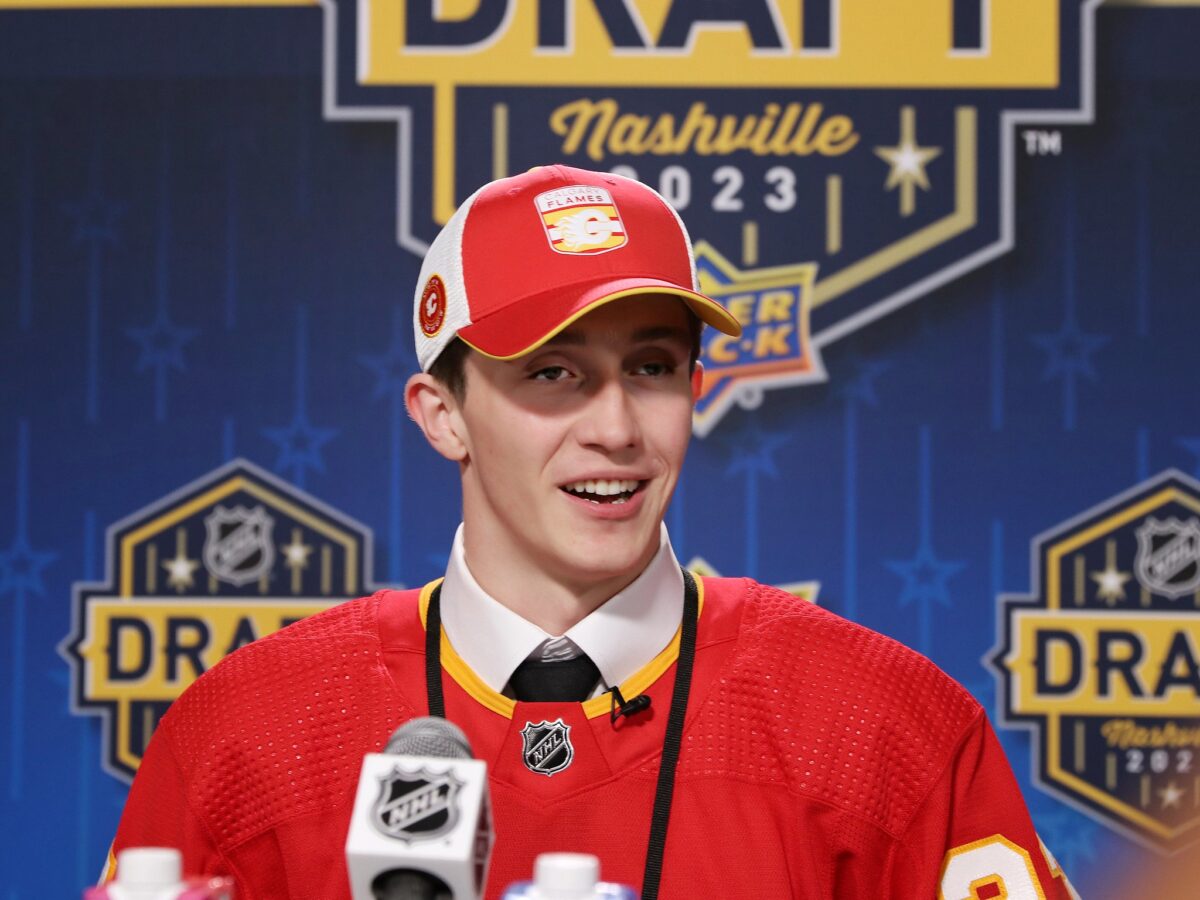 Samuel Honzek Calgary Flames