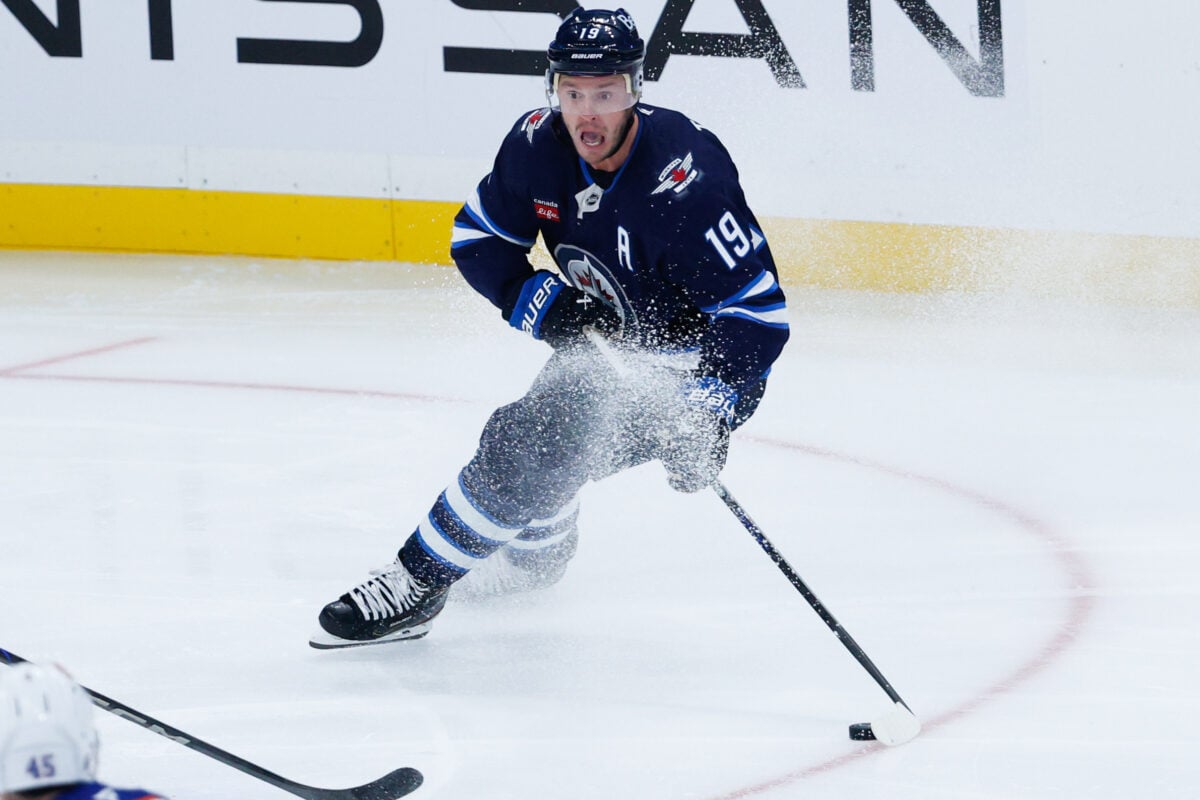 Jonathan Toews Winnipeg Jets