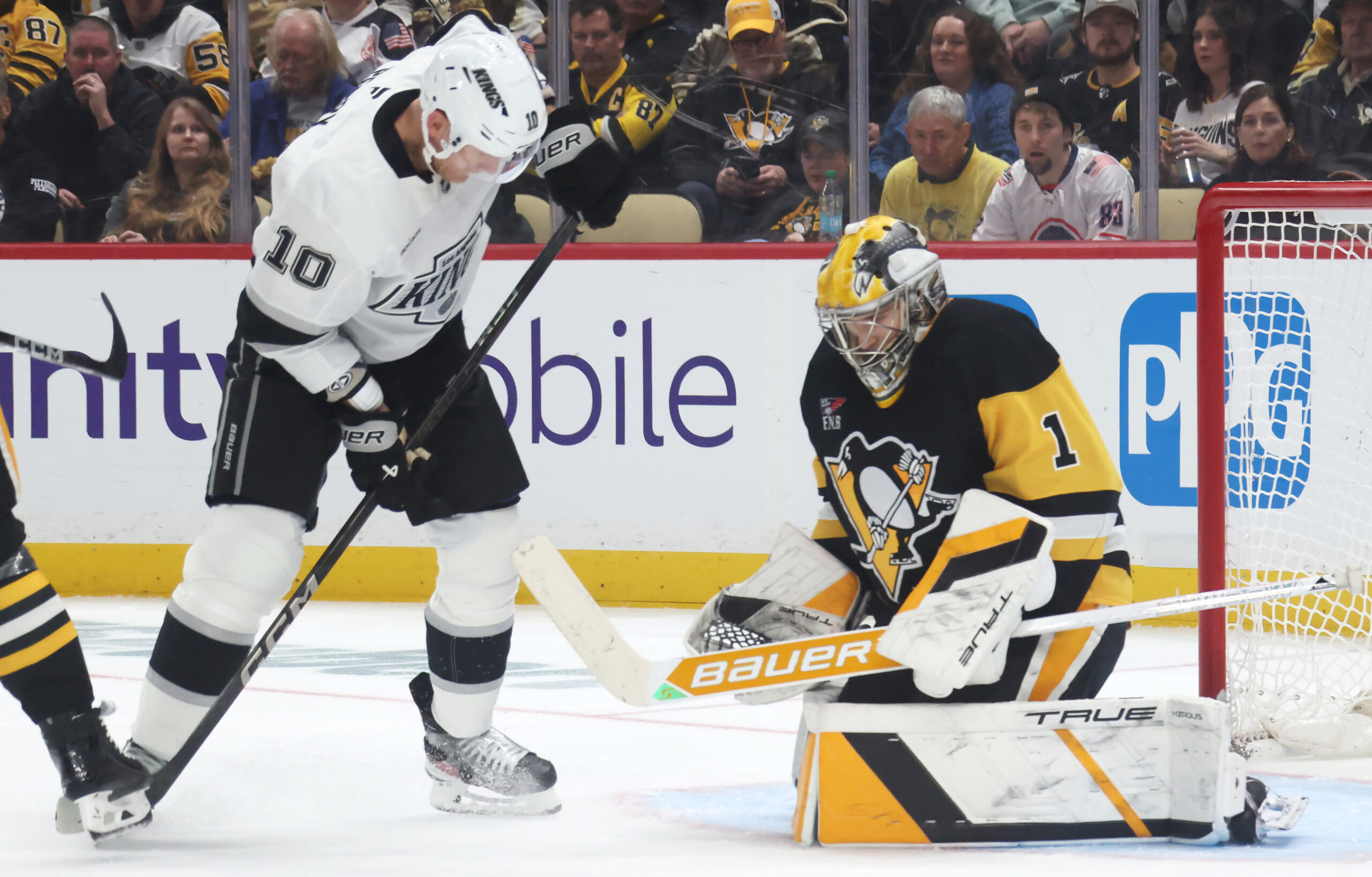 Lightning Acquire Perry From Kings For 2026 2nd-Round Pick