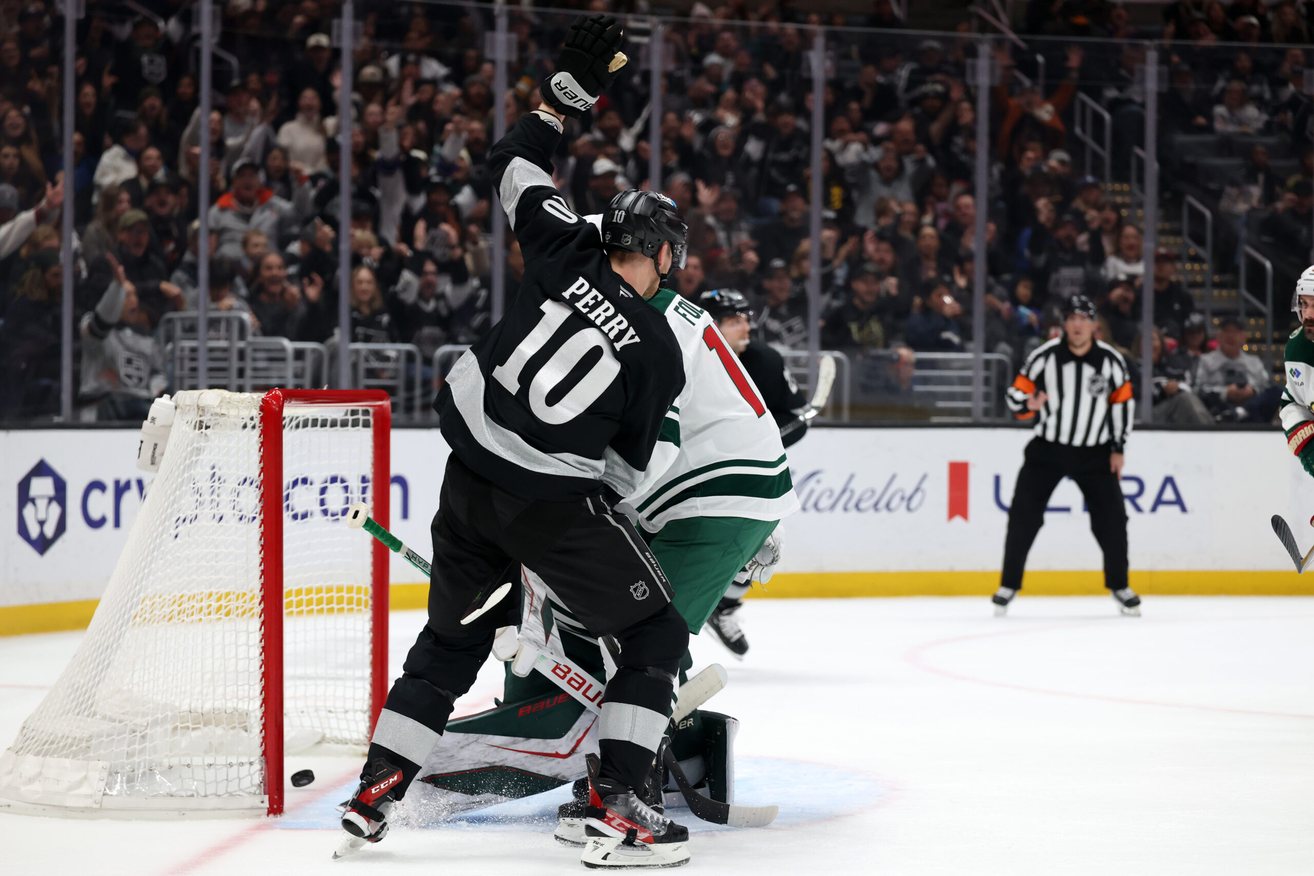 Kings Sign Corey Perry to 1-Year Deal