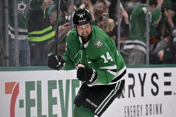 Stars Re-Sign Jamie Benn to a 1-Year Deal