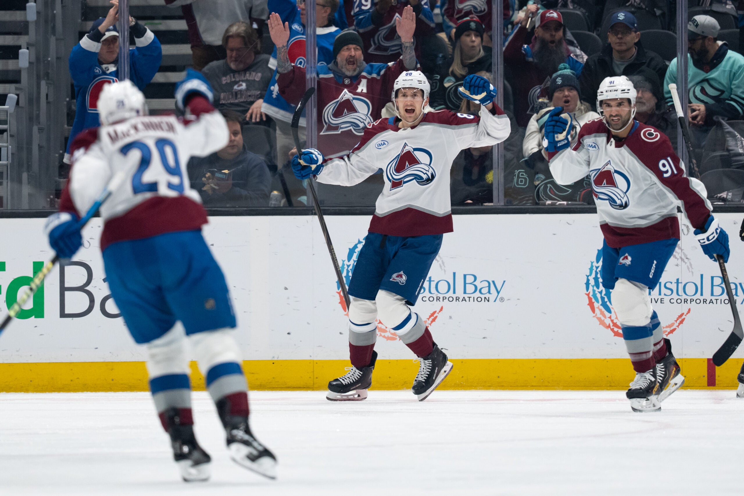 Avalanche Week Ahead: Schedule & Storylines – Efficiency Over Volume, Clean Exits